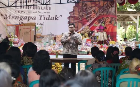 Mas Dhito Buka Lelang Hasil Bumi di Perayaan Undhuh -Undhuh GKJW Segaran