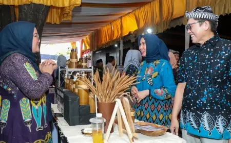 Pj. Bupati Bojonegoro Hadiri Pagelaran Seni, Harapkan Dapat Mendongkrak Pasar UMKM Bojonegoro