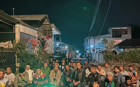 Nobar Timnas, Warga Pandanrejo Didampingi Cak Nur