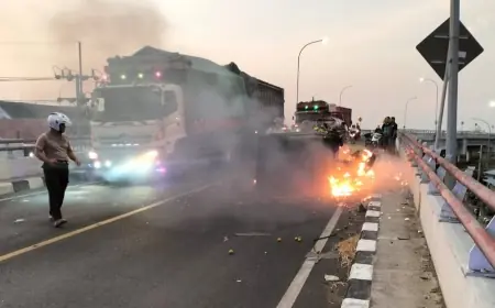 Kecelakaan Lalu Lintas di Jombang, Kendaraan Terbakar dan Satu Orang Tewas