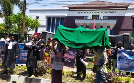 Korban Kredit Fiktif Demo Kejari Bondowoso
