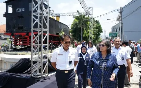 Resmikan Monumen Lokomotif C1140, Pj Wali Kota Kediri: Tolong Dijaga Keberlanjutan, Kebersihan, Kerapian dan Keindahannya