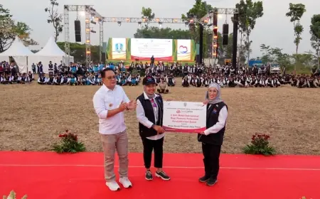 Bank Jatim Serahkan Bantuan CSR Mobil PPKS Kepada Dinas Sosial Jawa Timur Tingkatkan Pelayanan