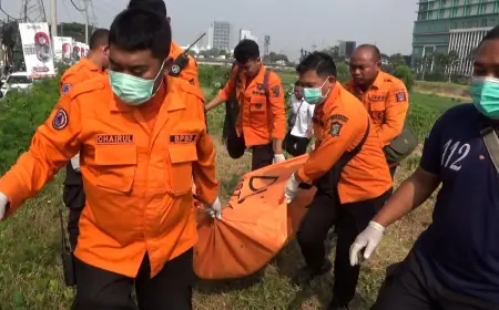 Mayat Tanpa Identitas Terapung di Sungai Jagir Wonorejo Ditemukan Nelayan