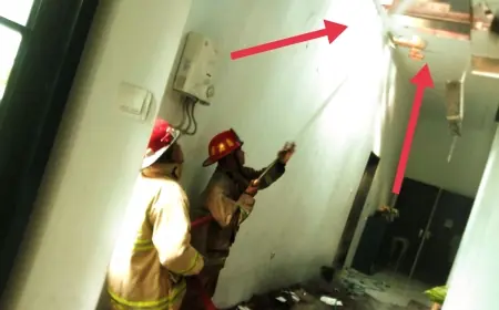 Dikira Suara Hewan Di Atas Plafon, Rumah Milik Kadispar Jember Terbakar  