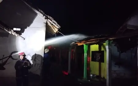 Diduga Lupa Matikan Lilin, Satu Rumah di Jember Ludes Terbakar