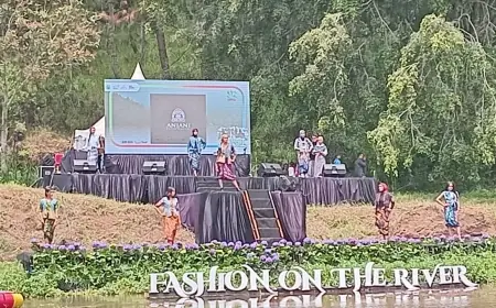 Rangkaian HUT ke 23 Kota Batu, Ratusan Model Ikuti Fashion On The River