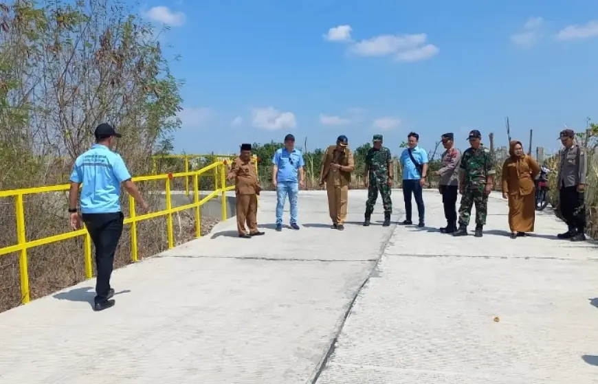 Dorong Perekonomian Lokal, CSR PT BJB Bangun Jalan Penghubung Tiga Desa di Probolinggo