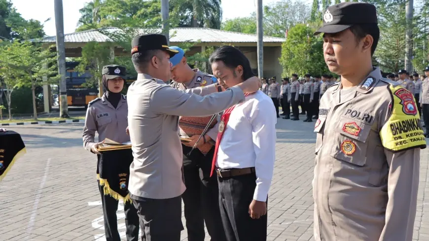 Tiga Anggota Polri Berprestasi Terima Penghargaan Dinilai Sigap dan Cepat Ungkap Kasus