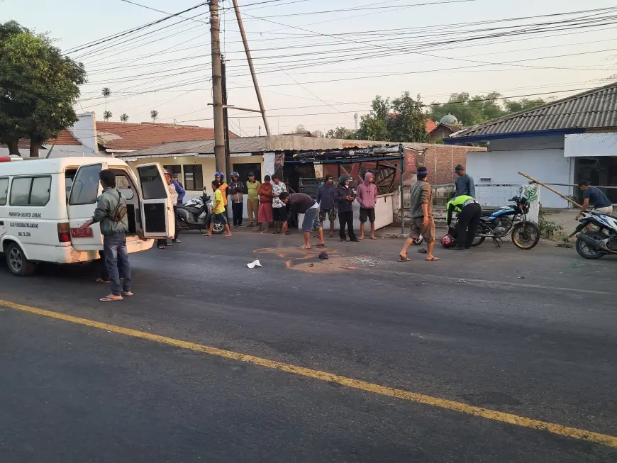 Tabrak Truk Parkir, Dua Pemuda Pengendara Motor di Jombang Tewas