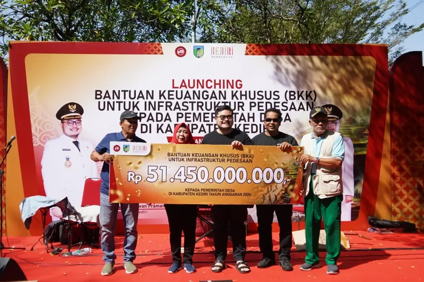 Pemerataan Pembangunan, Mas Dhito Beri BKK 150 Juta Per Desa