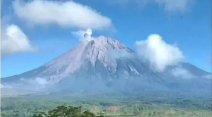 Erupsi Gunung Semeru Kembali Terjadi Hingga 106 Detik