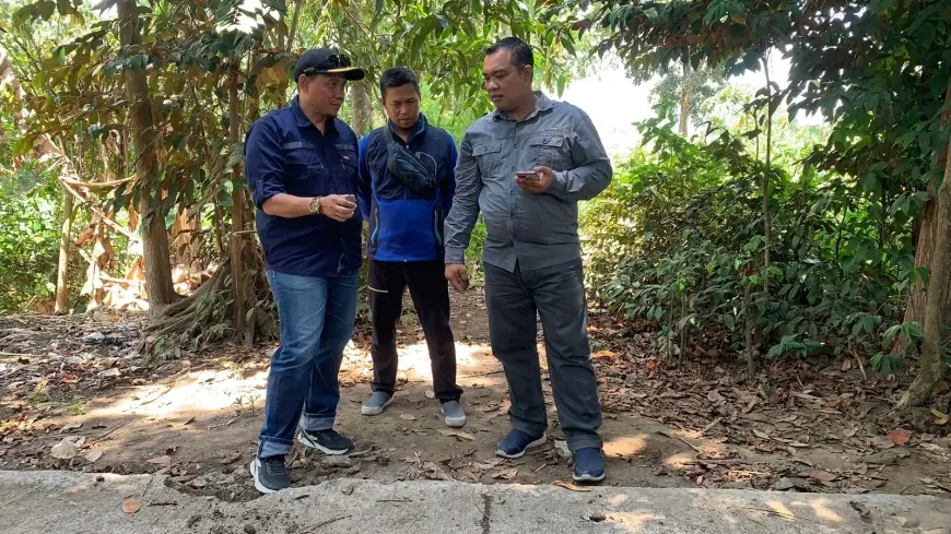 Anggota DPRD Jember Sidak Proyek Pembangunan Jalan Rabat Beton di Mrawan