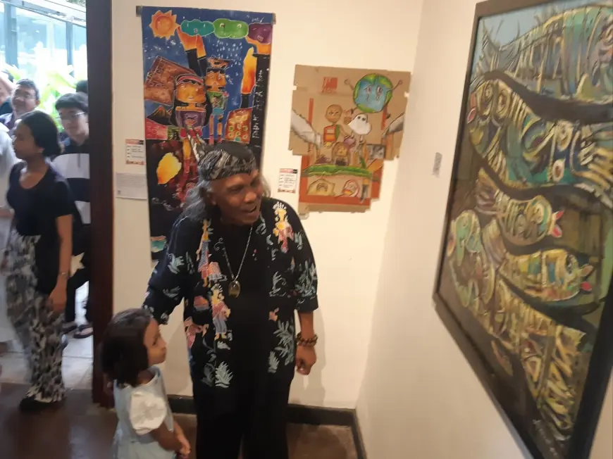 Pameran Lukis Lintas Generasi "Hong Wilaheng" di Surabaya: Menggugah Makna Kehidupan Melalui Seni