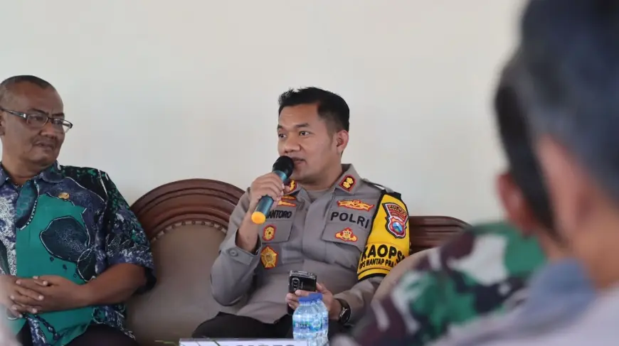 Program "Jumat Curhat" Kapolres Nganjuk Sampaikan Pesan Pemilu 2024