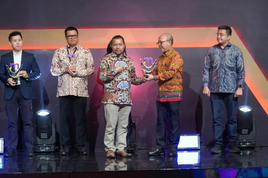 Bank Jatim Sabet Penghargaan Kategori Inovatif di Ajang Merdeka Awards 2024