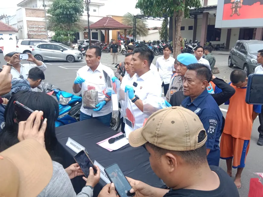 Polisi Bekuk 5 Orang Pelaku Pembobol Konter Handphone di Jombang