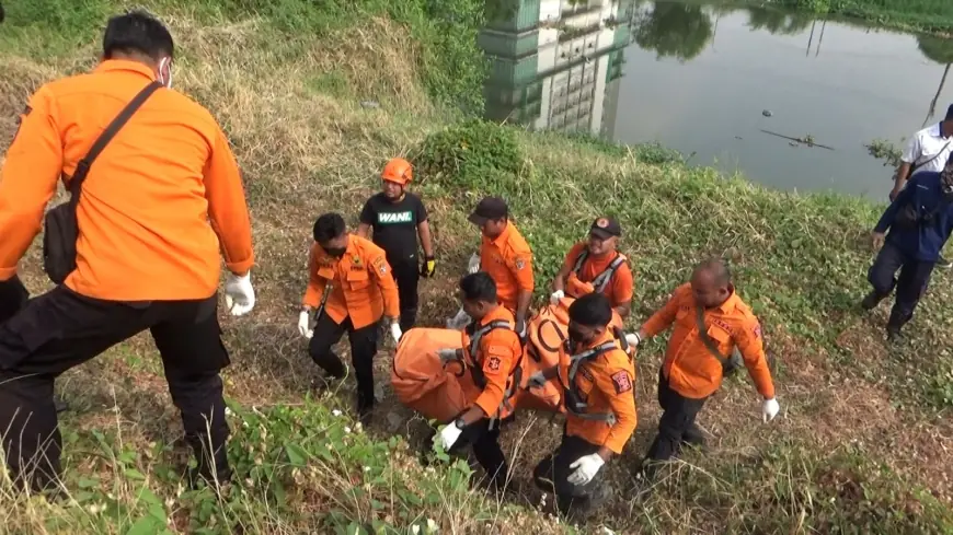 Mayat Tanpa Identitas Terapung di Sungai Jagir Wonorejo Ditemukan Nelayan