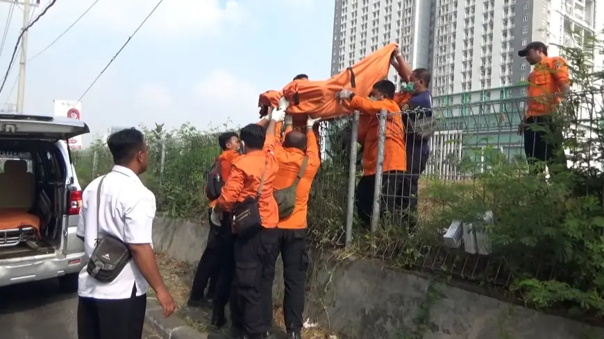 Mayat Tanpa Identitas Terapung di Sungai Jagir Wonorejo Ditemukan Nelayan