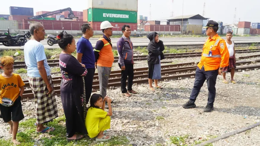 Pasca Insiden Laka 4 Orang Meninggal, KAI Daop 8 Surabaya Sterilisasi Jalur Kereta Api