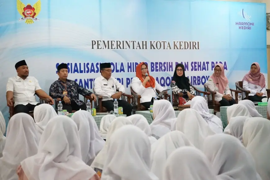 Pj Wali Kota Kediri Beri Arahan Pada Sosialisasi PHBS Pondok Pesantren