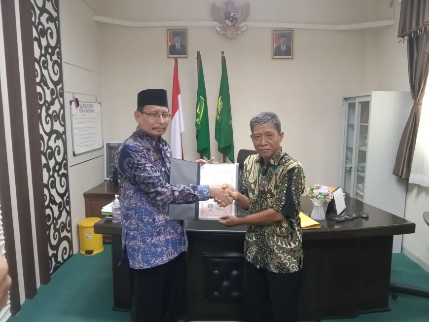 Orang Tua Siswa Terima Ijazah, Kepsek MAN 4 Jombang Pastikan Tidak Ada Penahanan