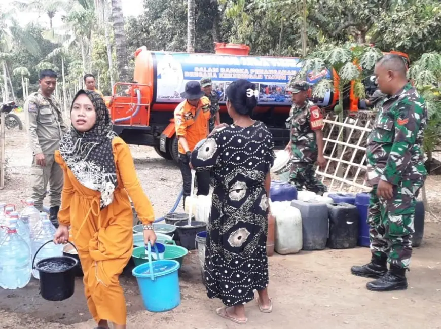 BPBD Bondowoso Salurkan Air Bersih Bagi Warga Terdampak Kekeringan