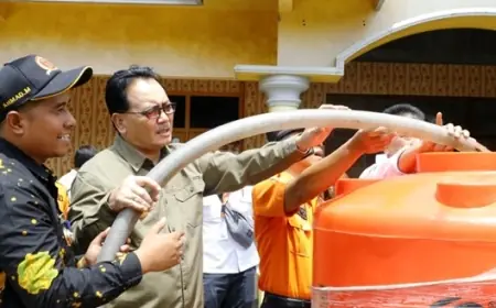 Penyerahan Bantuan Air Bersih di Desa Dawuhan oleh PJs. Bupati Blitar