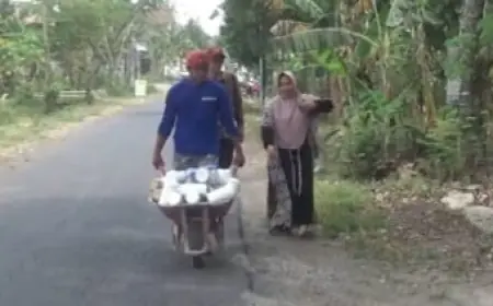 Berangkat ke Tanah Suci Bukan Hanya Impian, Ibu Di Jombang Buktikan Dengan Uang Koin
