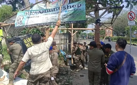 PKL Jalan Sulltan Agung Akhirnya Bongkar Mandiri
