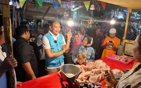 Peduli Nasib Pedagang, Wahyu Hidayat Blusukan ke Pasar Blimbing