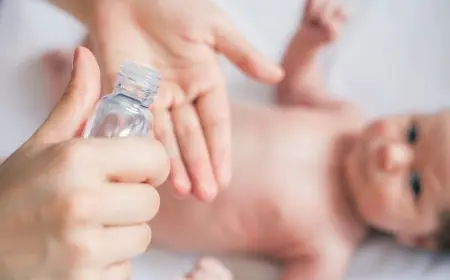 Manfaat Minyak Telon untuk Bayi yang Perlu Diketahui Orang Tua