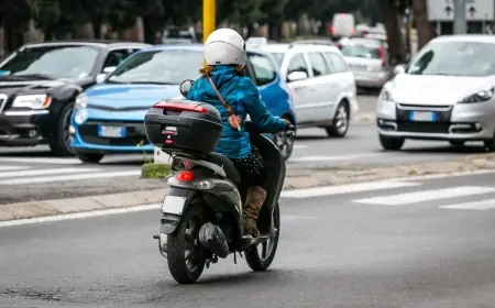 Amankah Berkendara Motor saat Hamil? Kenali Tips dan Fakta Pentingnya!