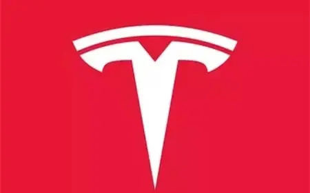 Elon Musk Kenalkan Cybercab, Tesla Siap Luncurkan Robotaxi di Hollywood