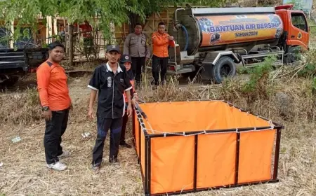Atasi Dampak Kekeringan, BPBD Bondowoso Dropping Air Bersih, Tandon dan Jerigen