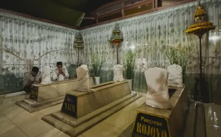 Paslon NH Ziarah di Makam Mbah Batu