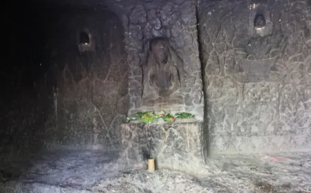 Goa Selomangleng, Surga Tersembunyi di Lereng Gunung Klotok
