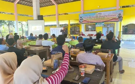 Panwascam Kencong Jember Berikan Wawasan Cara Berpolitik yang Santun dan Dewasa