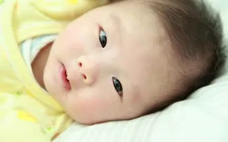 Mengatasi Bibir Kering pada Bayi, Tips dan Tanda yang Perlu Diwaspadai