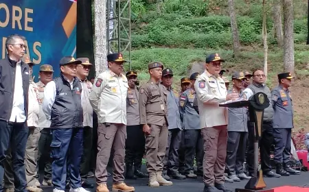 Pj Gubernur Jatim: Linmas Punya Peran Krusial dalam Pilkada Serentak