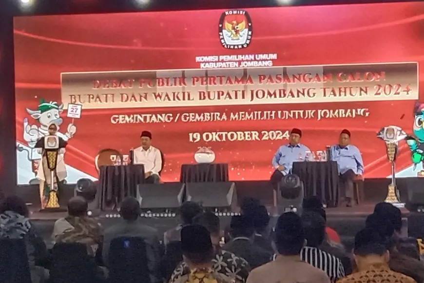 Debat Perdana Pilbup Jombang, Kedua Paslon Adu Visi Misi - Sumber ...