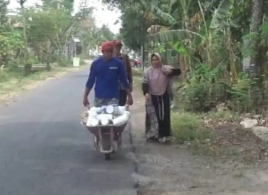 Berangkat ke Tanah Suci Bukan Hanya Impian, Ibu Di Jombang Buktikan Dengan Uang Koin