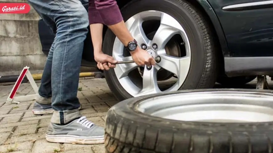 Hati-Hati! Ini Penyebab dan Dampak Kebocoran Ban Mobil yang Perlu Anda Ketahui