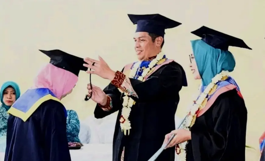 Wisuda Orang Tua Hebat di Bondowoso untuk Indonesia Emas 2045