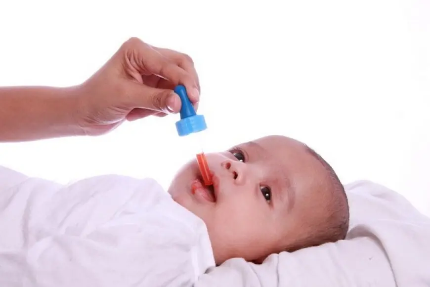 Pentingnya Hati-Hati saat Memberikan Obat untuk Bayi