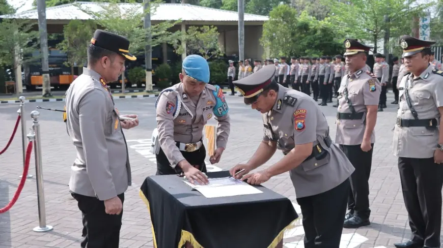 Kapolres Nganjuk Pimpin Sertijab Kasiwas dan Kapolsek Kota