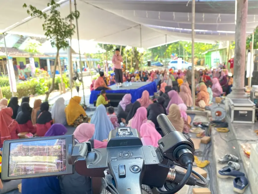 Pedagang Pasar Kencong Kibarkan Kain Kafan, Gus Fawait: Tunggu Akan Saya Tuntaskan