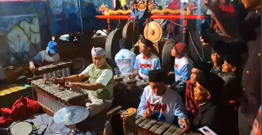 Bermain Gamelan Bersama Pegiat Seni, Bambang Soekwanto Ingin Kesenian Ludruk Tetap Eksis