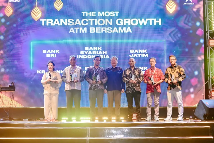 ATM Bersama Award 2024: Bank Jatim Raih Prestasi Penghargaan The Most Transaction Growth