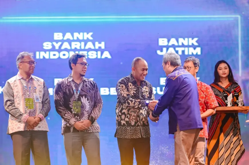 ATM Bersama Award 2024: Bank Jatim Raih Prestasi Penghargaan The Most Transaction Growth